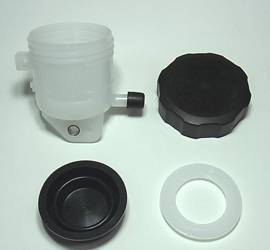 Tourmax Zbiorniczek płynu hamulcowego przódYamaha R6, R1, / Suzuki GSX-R, SV, TL / Kawasaki ZX-6R, 7R, 9R, 10R