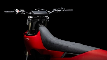 Stark Future Grip seat Jet Black