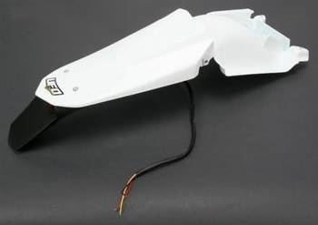 UFO BŁOTNIK TYŁ HUSQVARNA 4T '08-'09 Z LAMPKĄ