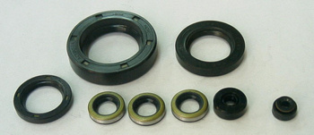 Tourmax Komplet uszczelniaczy silnikowychKawasaki Z 900 73-76, Z1000 A,B,H,MK2,P,ST 77-80