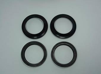 Tourmax Komplet uszczelniaczy olejowych i pyłowychKawasaki ZX6/9R, Suzuki GSX1400 02-07, SV1000 03-05, VZR1800 06-14