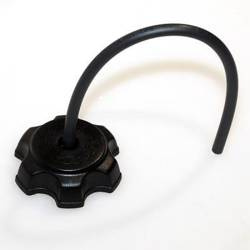 Korek zbiornika Suzuki RM 125 / 250 '94-'05 UFO kolor czarny