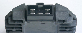 Tourmax Regulator napięcia Yamaha YP 125R 10-11, YZF 125 08-09, YP 250 MAJESTY 98-01, XP 500 T-MAX 01-03, FZR 600R 94-99, YZF 600R 95-07, YZF R6 99-02, SZR 660R 95-97, XT 600Z 94-96, XVS 650 97-99, TDM 850 96-01, YZF R1 98-